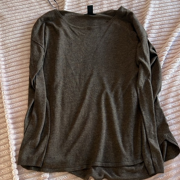 H&M long sleeves sweaters, lot of two pieces, brown XS and army green S. - Picture 17 of 17
